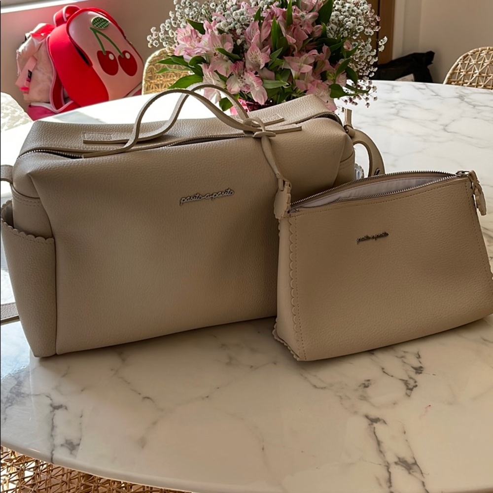 Luxury diaper Bag like new